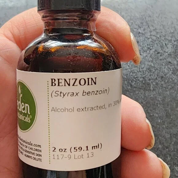 Essential Oils  -  Benzoin 2 oz. - Picture 4 of 5